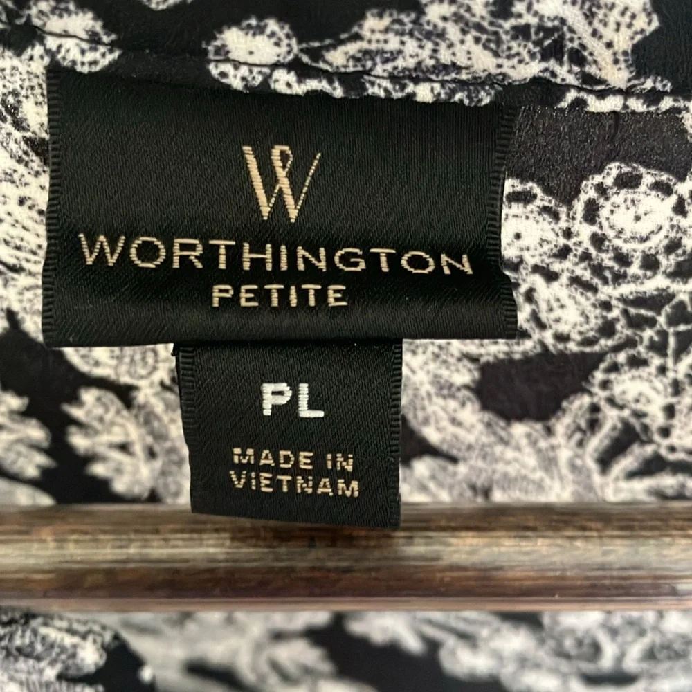 Worthington Black and White Lace Pattern Blouse